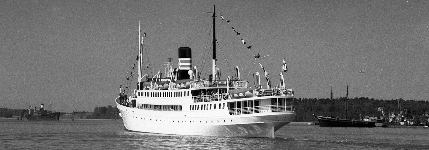 Siljavarustamon s/s Silja lähdössä Turusta vuonna 1957