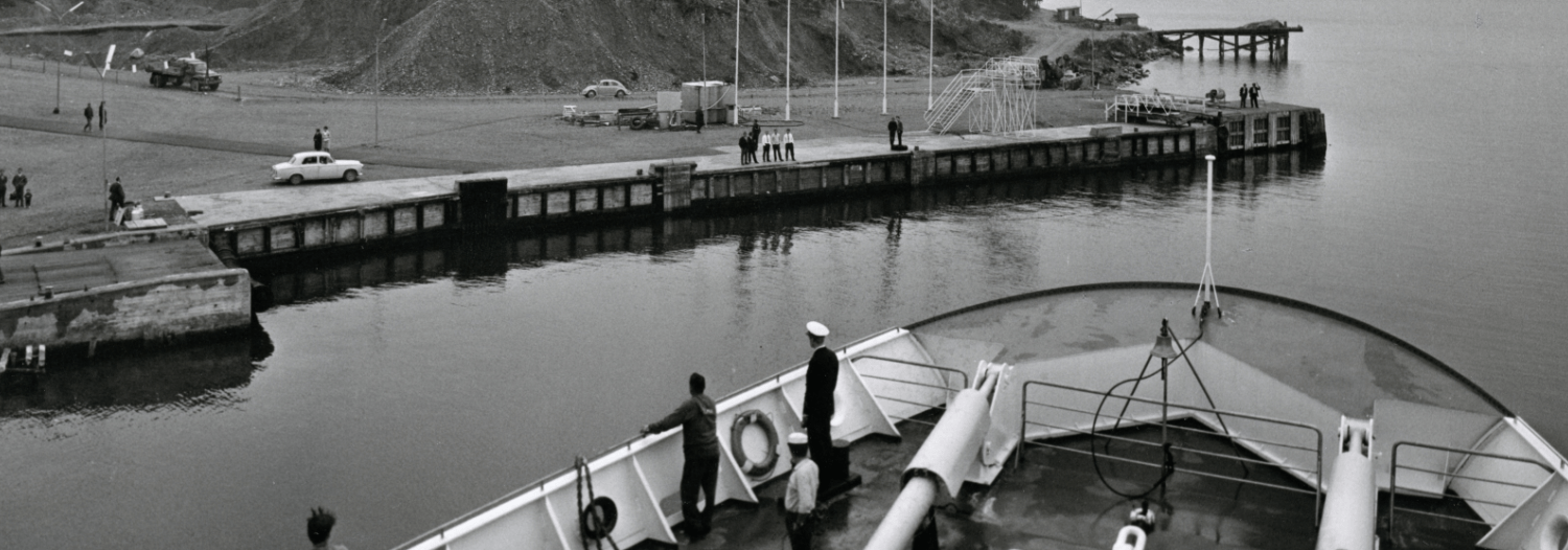 m/s Holmia saapumassa Paraisten satamaan 1960-luvulla.